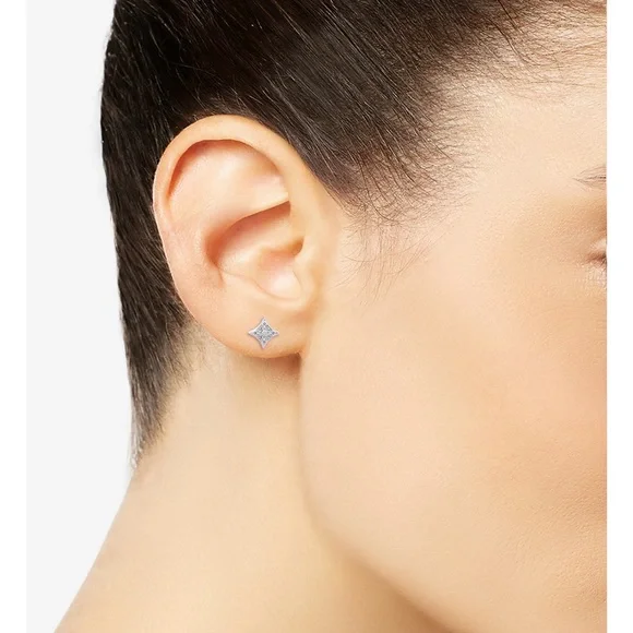 💎✨Diamond Star Stud Earrings (1/10 ct. t.w.) in Sterling Silver NWT - Picture 3 of 5